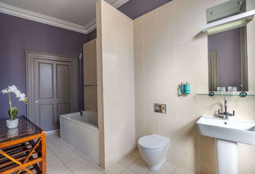 سوییت, The Trinity City