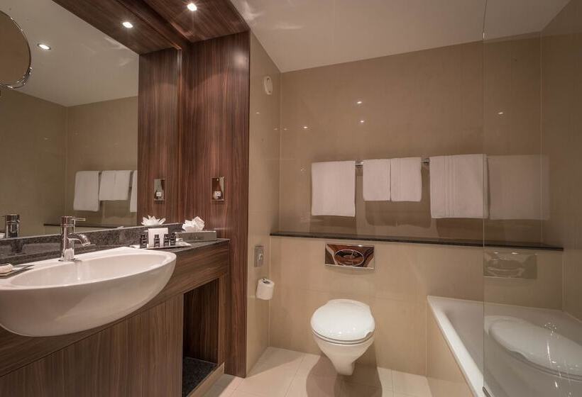 اتاق خانوادگی, The Trinity City