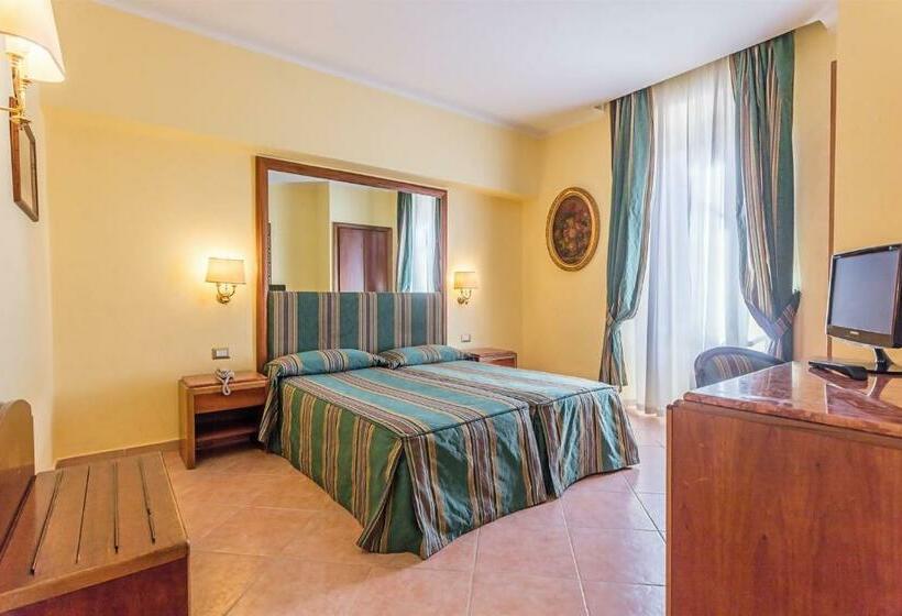 غرفة قياسية, Raeli Hotel Lux