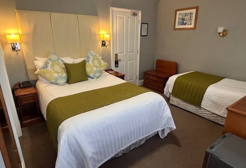 חדר משפחתי, Sorrento Hotel & Restaurant