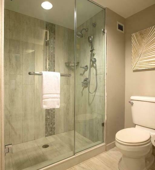 اتاق استاندارد با چشم‌انداز, Universal's Loews Royal Pacific Resort