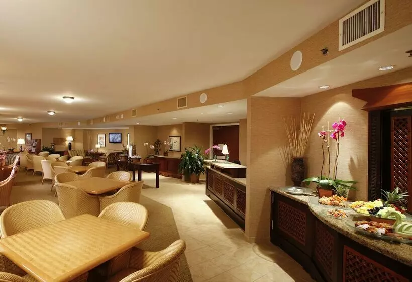 اتاق کلاب, Loews Royal Pacific Resort at Universal Orlando