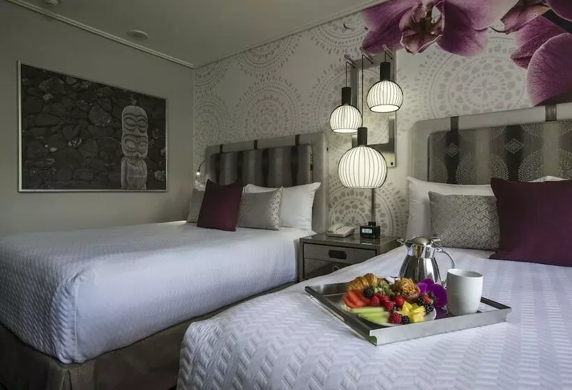 اتاق کلاب, Loews Royal Pacific Resort at Universal Orlando