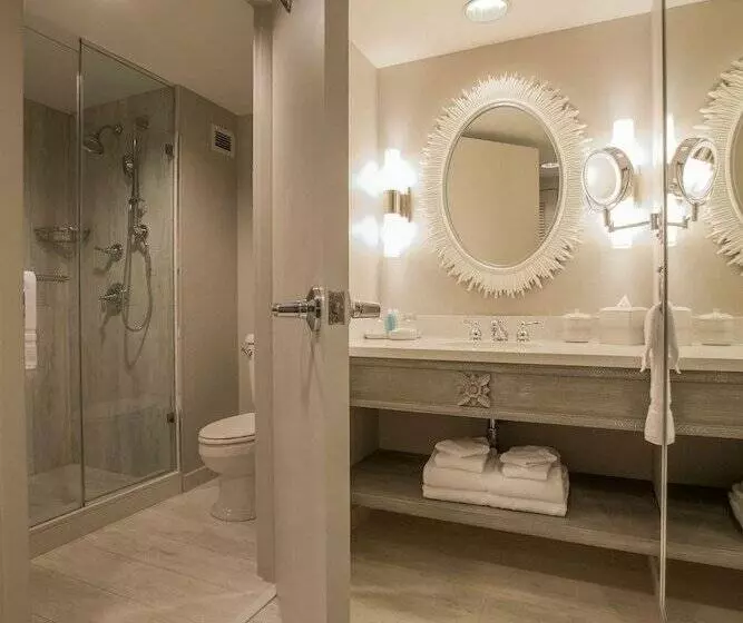 اتاق کلاب, Loews Royal Pacific Resort at Universal Orlando