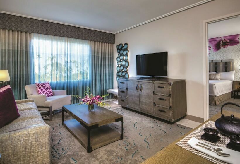 סוויטה, Universal's Loews Royal Pacific Resort