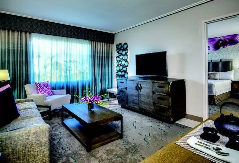 سوئیت با تخت بزرگ, Loews Royal Pacific Resort at Universal Orlando