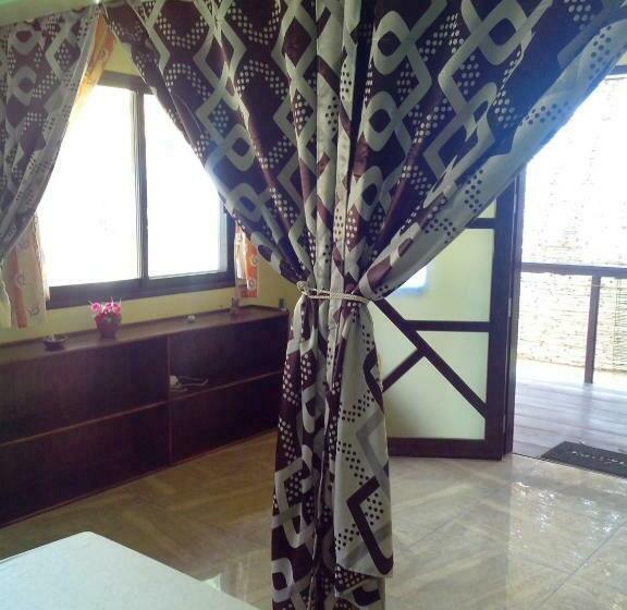 بانگلوی استاندارد, Eddie S Beach Resort Siargao