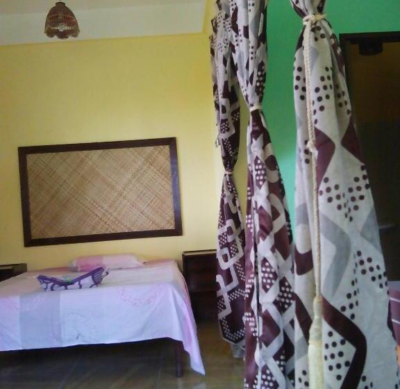 بانگلوی استاندارد, Eddie S Beach Resort Siargao