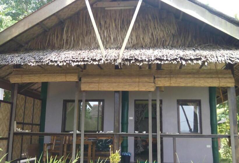 بانگلوی استاندارد, Eddie S Beach Resort Siargao