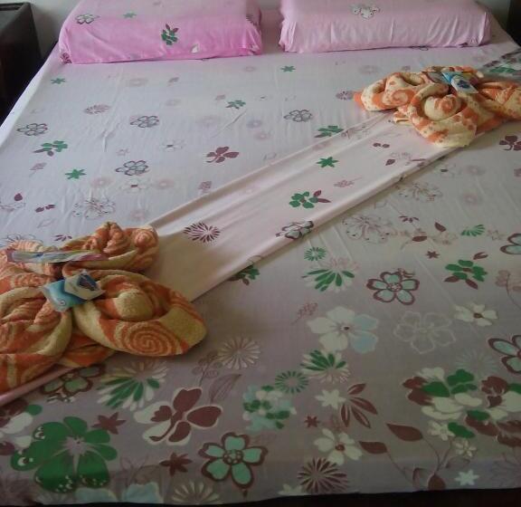 بانگلوی استاندارد, Eddie S Beach Resort Siargao