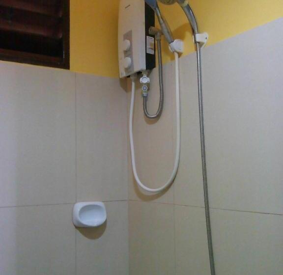 بانگلوی استاندارد, Eddie S Beach Resort Siargao