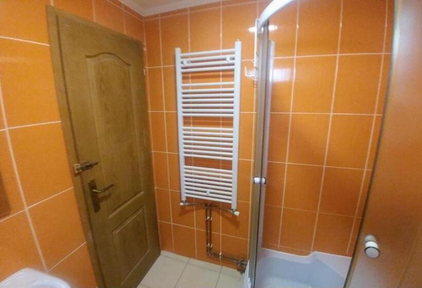 اتاق استاندارد چهار تخته, Hostel Srebrenica