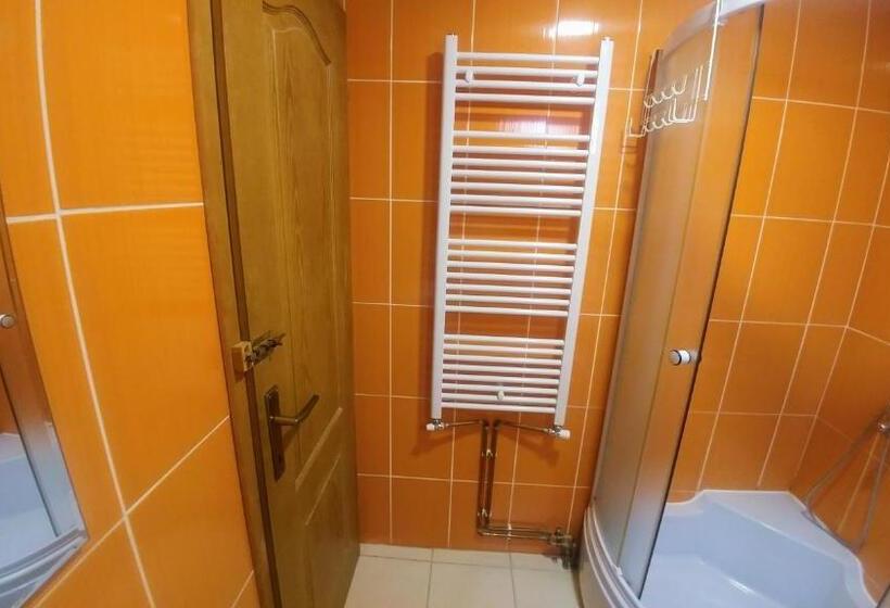 اتاق استاندارد چهار تخته, Hostel Srebrenica