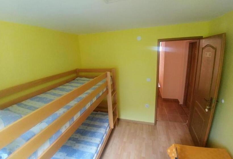 اتاق اکونومی یک تخته, Hostel Srebrenica