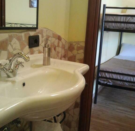 חדר סטנדרט לארבעה, Agriturismo Il Sesto Senso