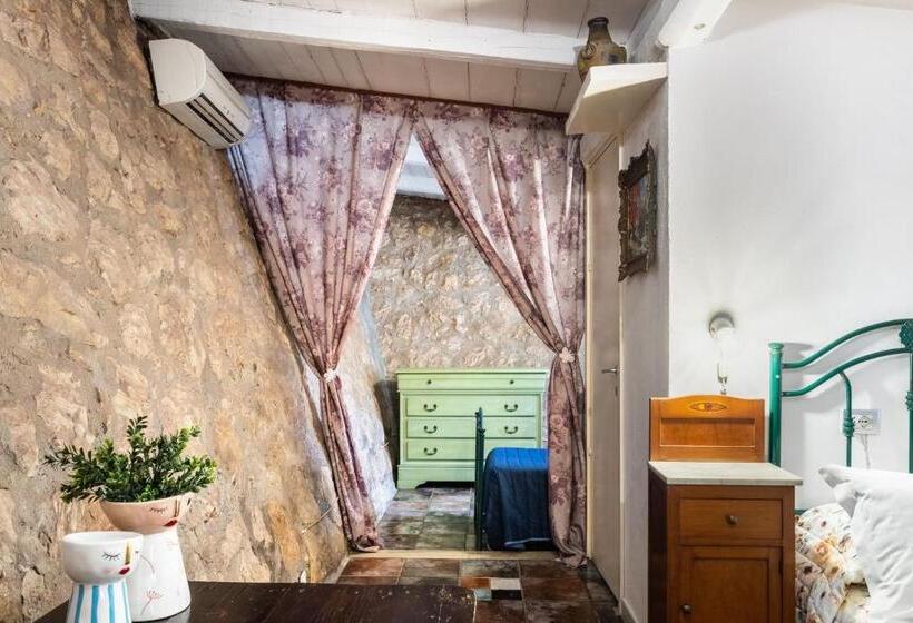 클래식 4인 룸, Agriturismo Val Di Noto