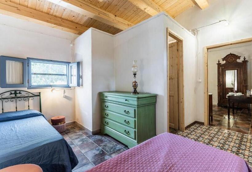 클래식 4인 룸, Agriturismo Val Di Noto