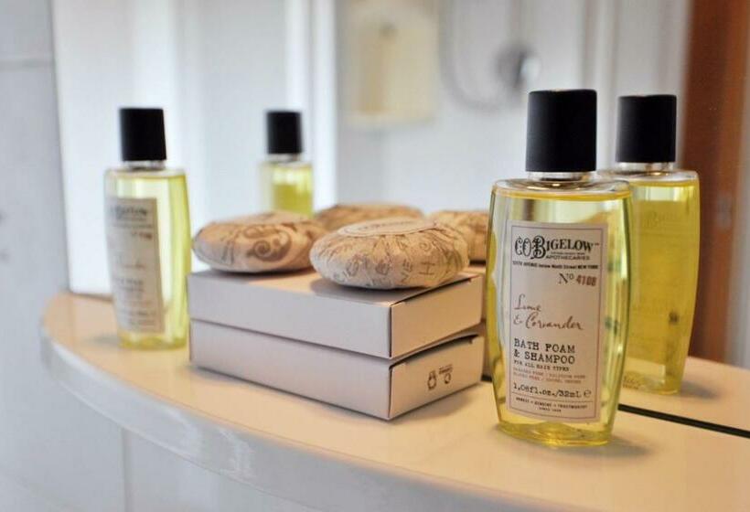 غرفة قياسية ثلاثية, Eden Park