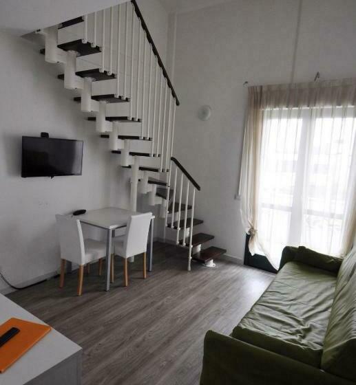 شقة غرفة واحدة, Eden Park