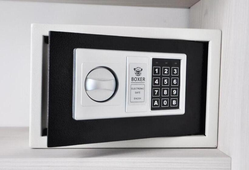 غرفة قياسية, Eden Park