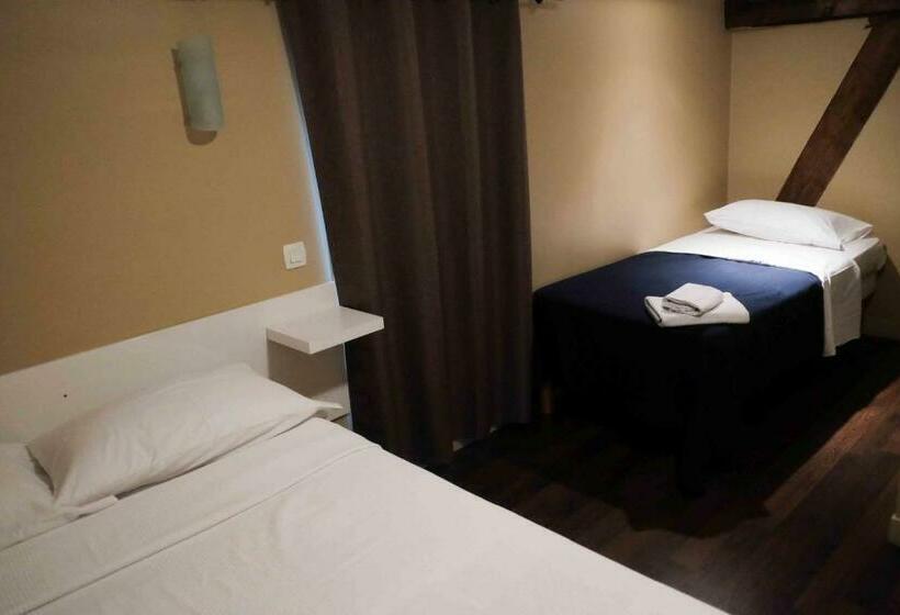 غرفة كلاسيكية ثلاثية, De La Gare