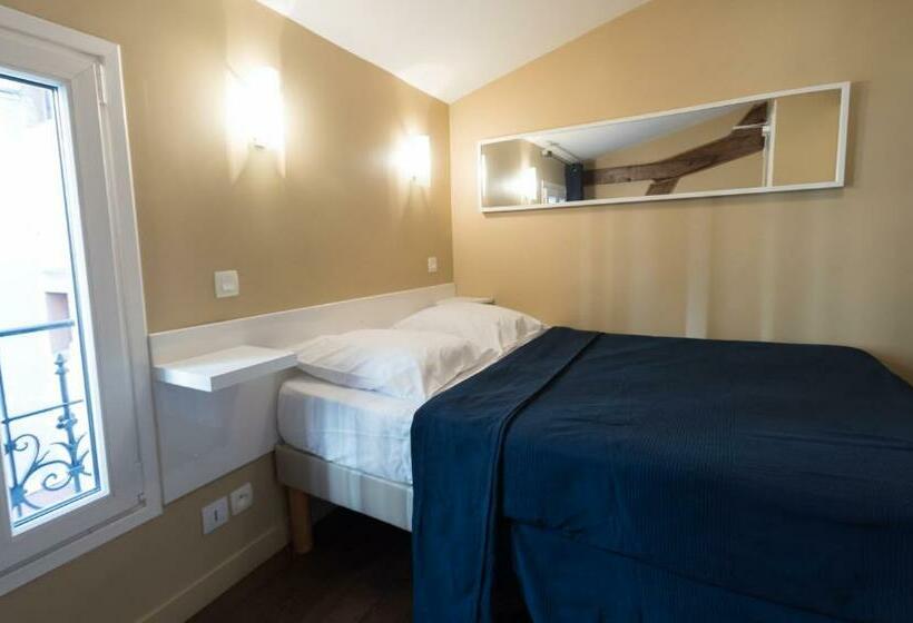 غرفة قياسية, De La Gare