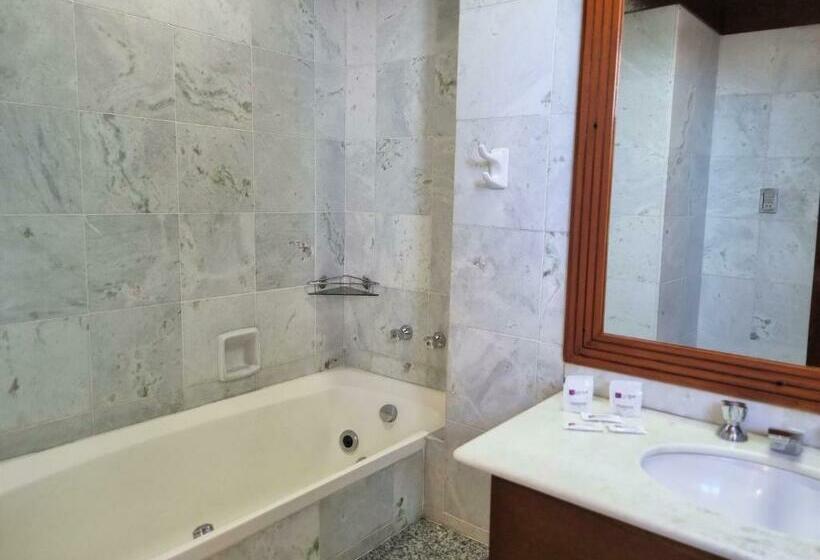 Люкс с гидромассажем, Lucape Palace