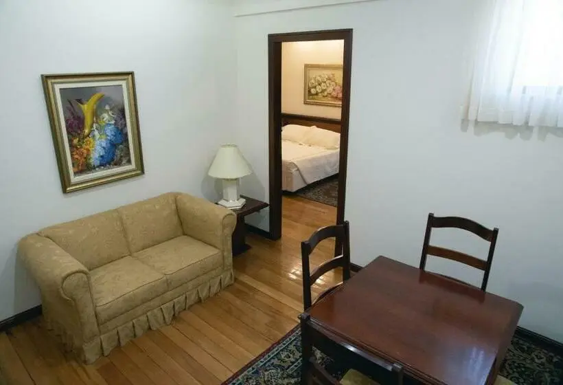 سوئیت با وان آب گرم, Lucape Palace