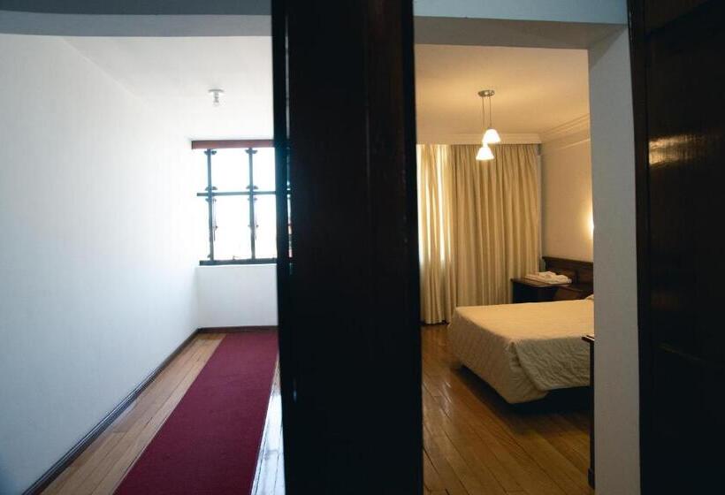 Люкс, Lucape Palace