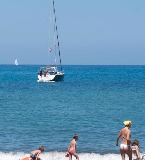 海の見えるスタンダードスタジオ, Nisportino Domus