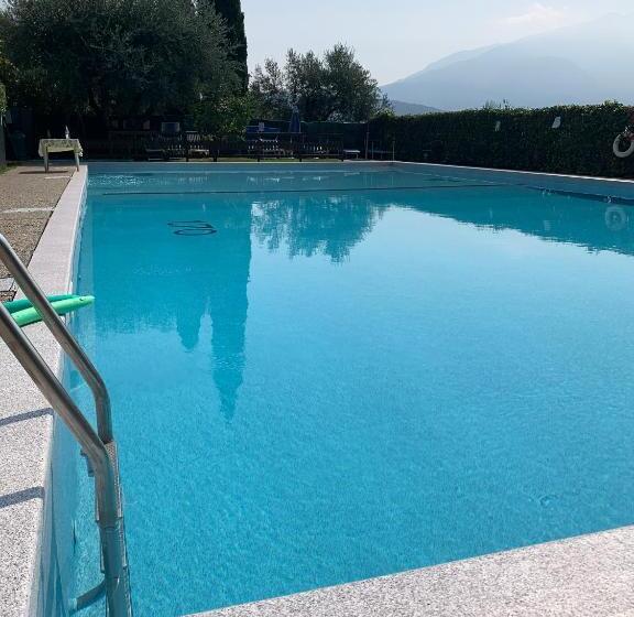 庭の見える１ベッドルームアパートメント, Residence Cascata Varone