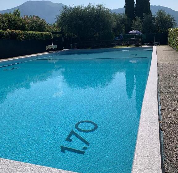 庭の見える１ベッドルームアパートメント, Residence Cascata Varone