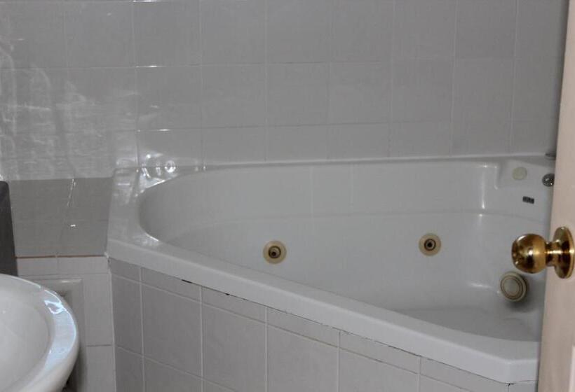 침실 4개 주택, Windswept Country Retreat