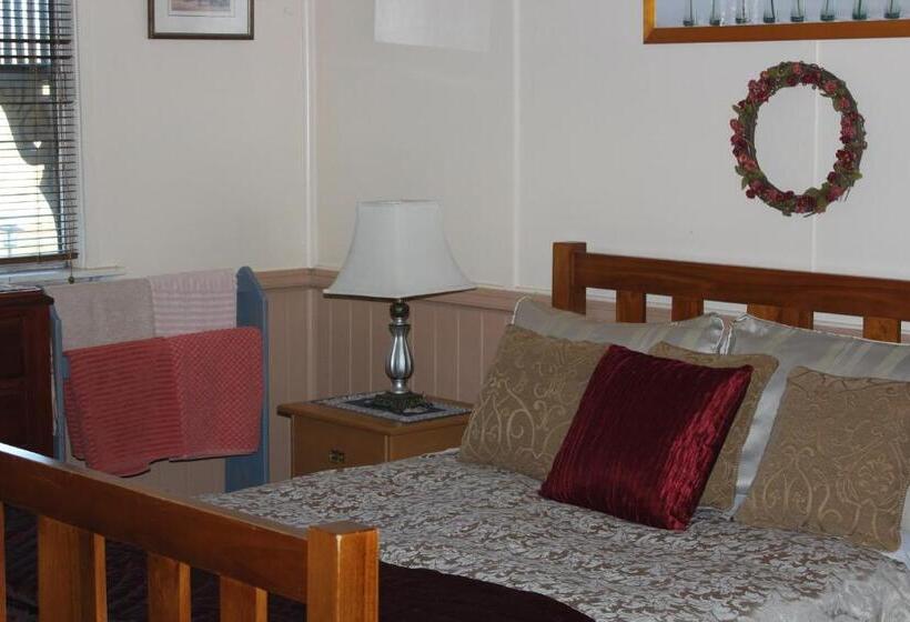 침실 4개 주택, Windswept Country Retreat