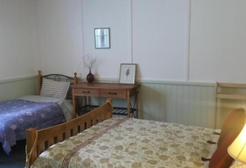 침실 4개 주택, Windswept Country Retreat