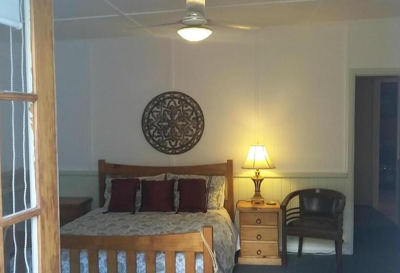 침실 4개 주택, Windswept Country Retreat