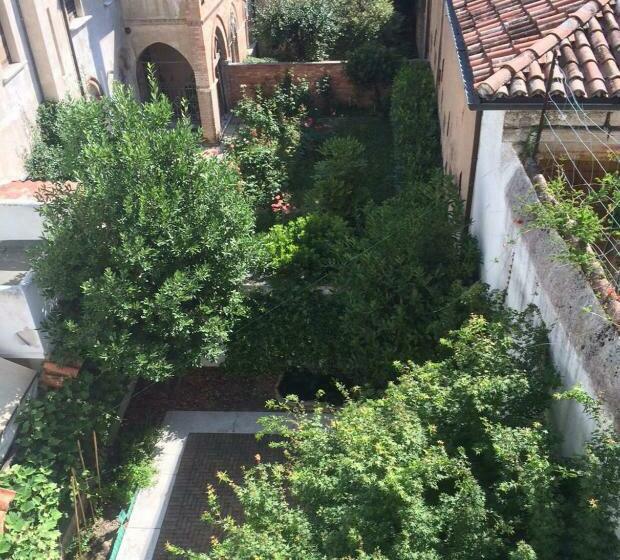 חדר סטנדרט, B&b Viacavoursei