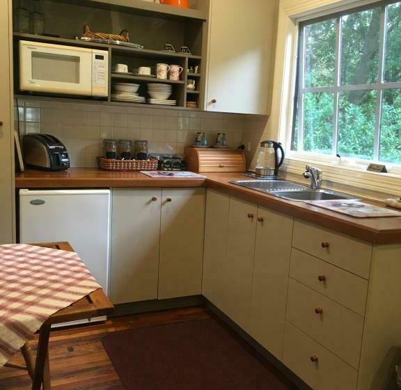 בית, חדר שינה 1, Stone's Throw Cottage Bed And Breakfast