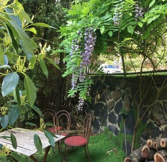 בית, חדר שינה 1, Stone's Throw Cottage Bed And Breakfast