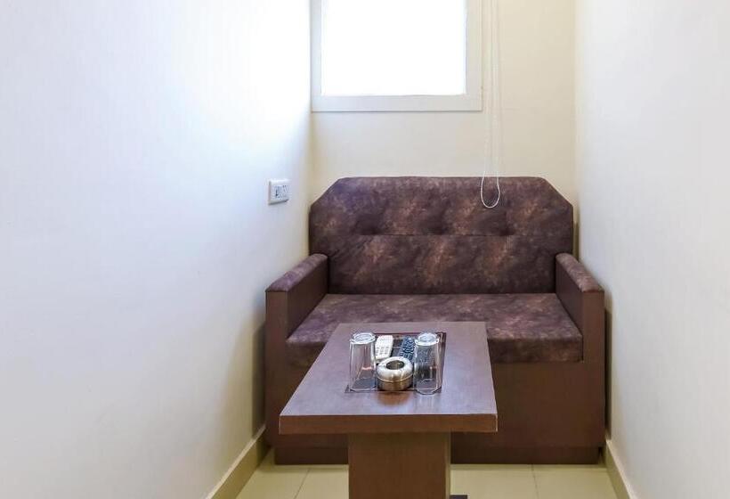 Classic Kolmen Hengen Huone, Fabhotel Happy Stay