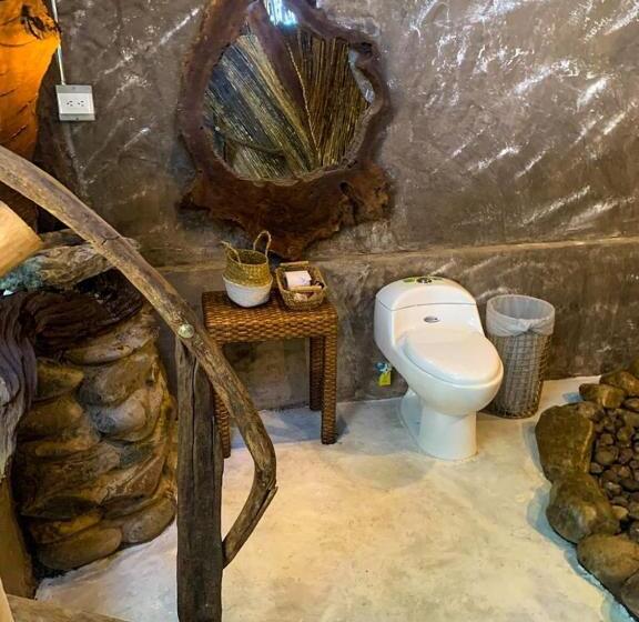 Номер Deluxe, Amaranthus