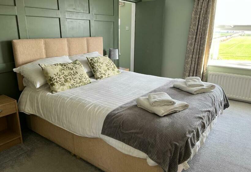 غرفة عائلية, The Island View   A1