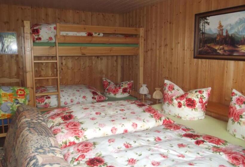 דירת חדר, Zum Hecht