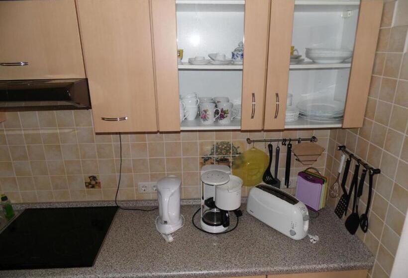 דירת חדר, Zum Hecht