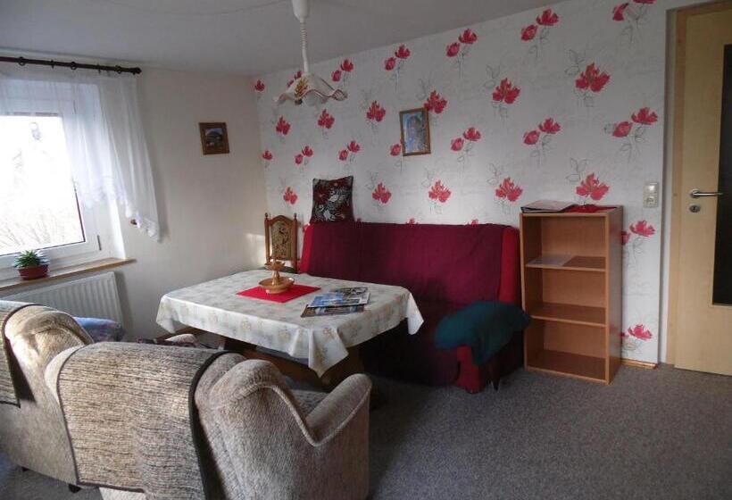 דירת חדר, Zum Hecht