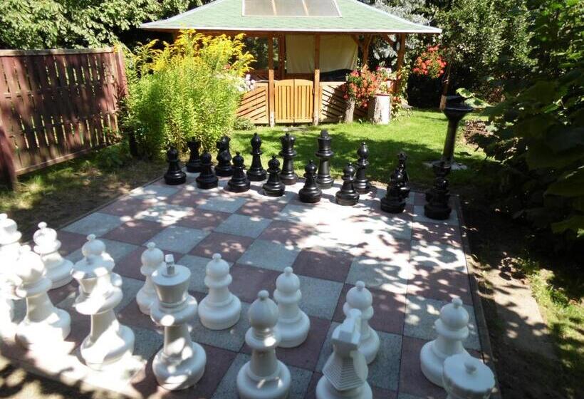 חדר סטנדרט לארבעה, Zum Hecht