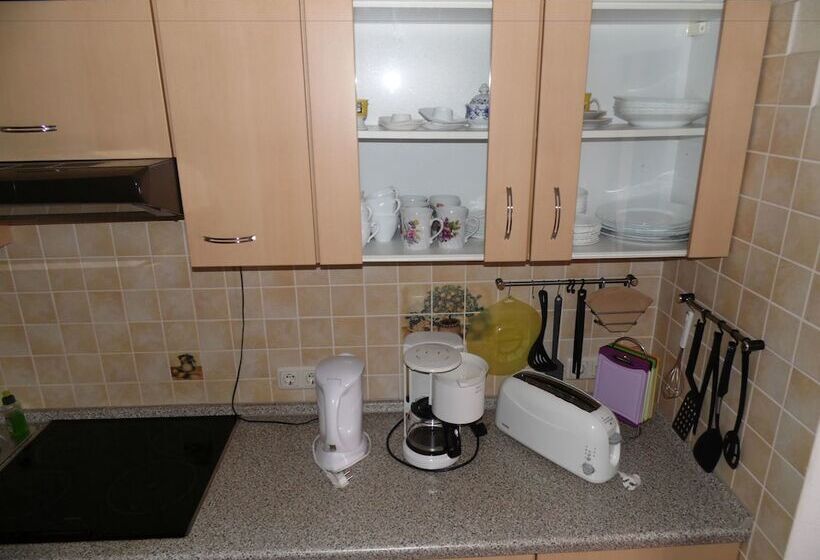 דירת חדר, Zum Hecht