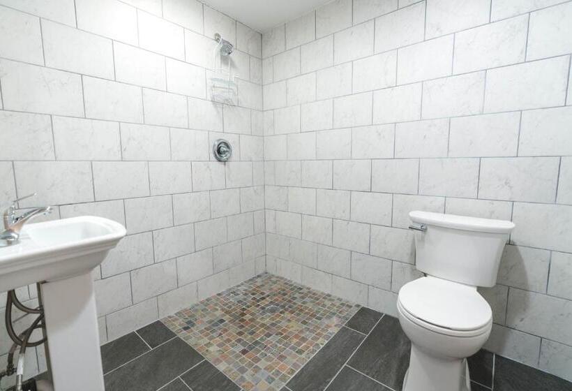 デラックスルーム, Cache Cabins