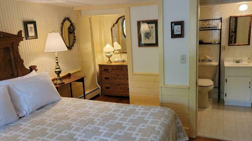 디럭스 룸, Hawks House Inn