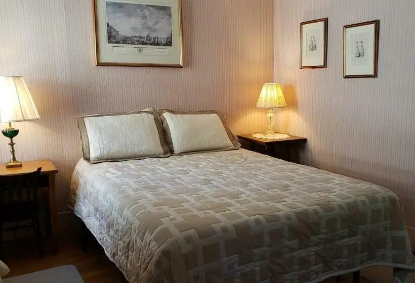 バス共有のスタンダードルーム, Hawks House Inn